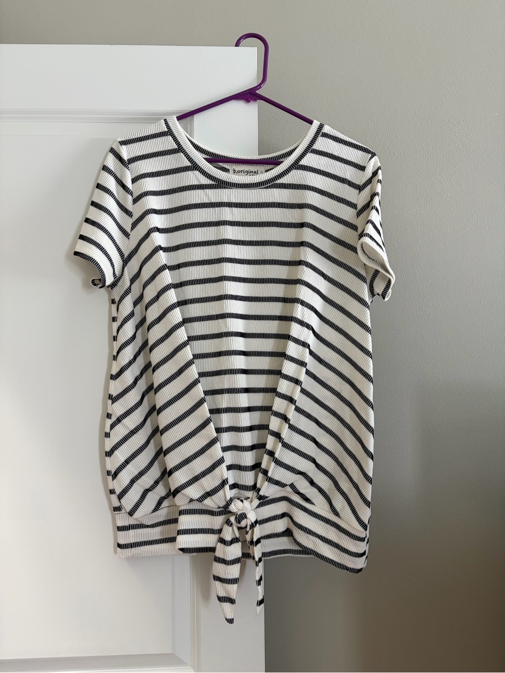 Striped Tie-Front Short Sleeve Top - Black & White by Lorrigold